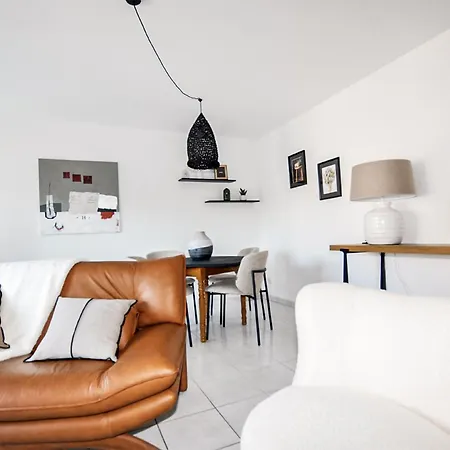 Apartmán In With Kitchen
